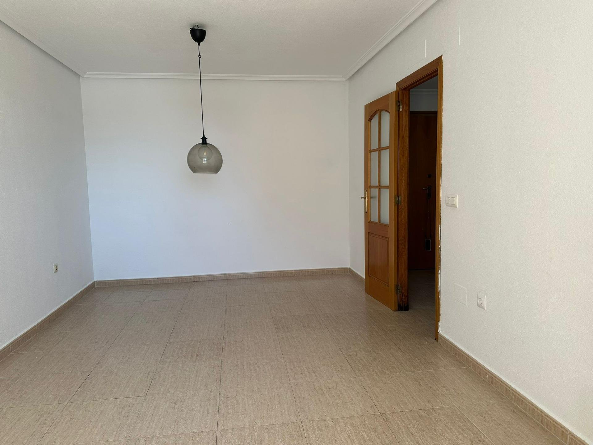 Apartamento en Torrevieja, Alicante, España 2 dormitorios, 70 m2 No. 183019