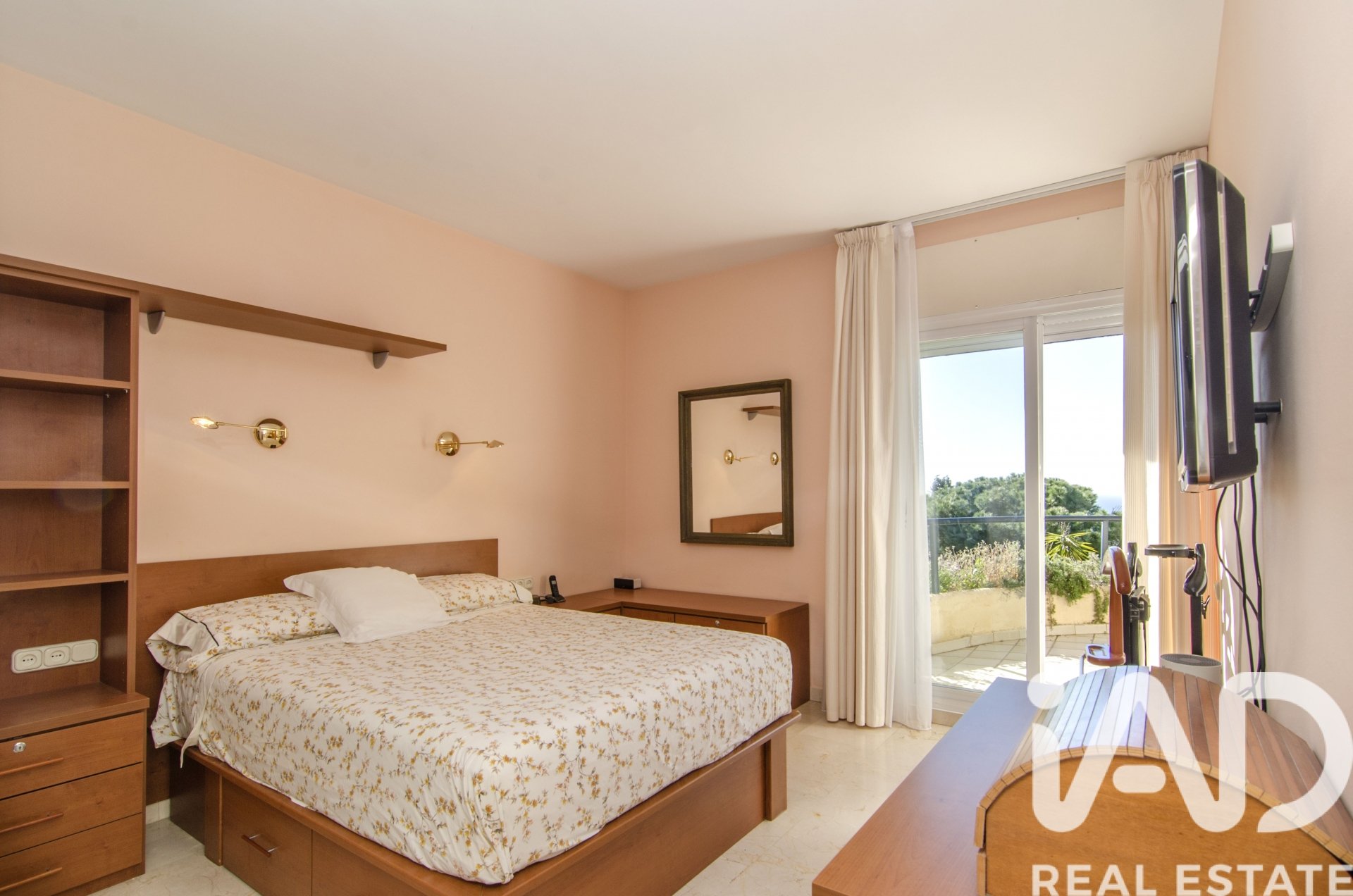 Radhus i Sitges, Barcelona, Spanien 5 sovrum, 201 kvm. Nr. 172789