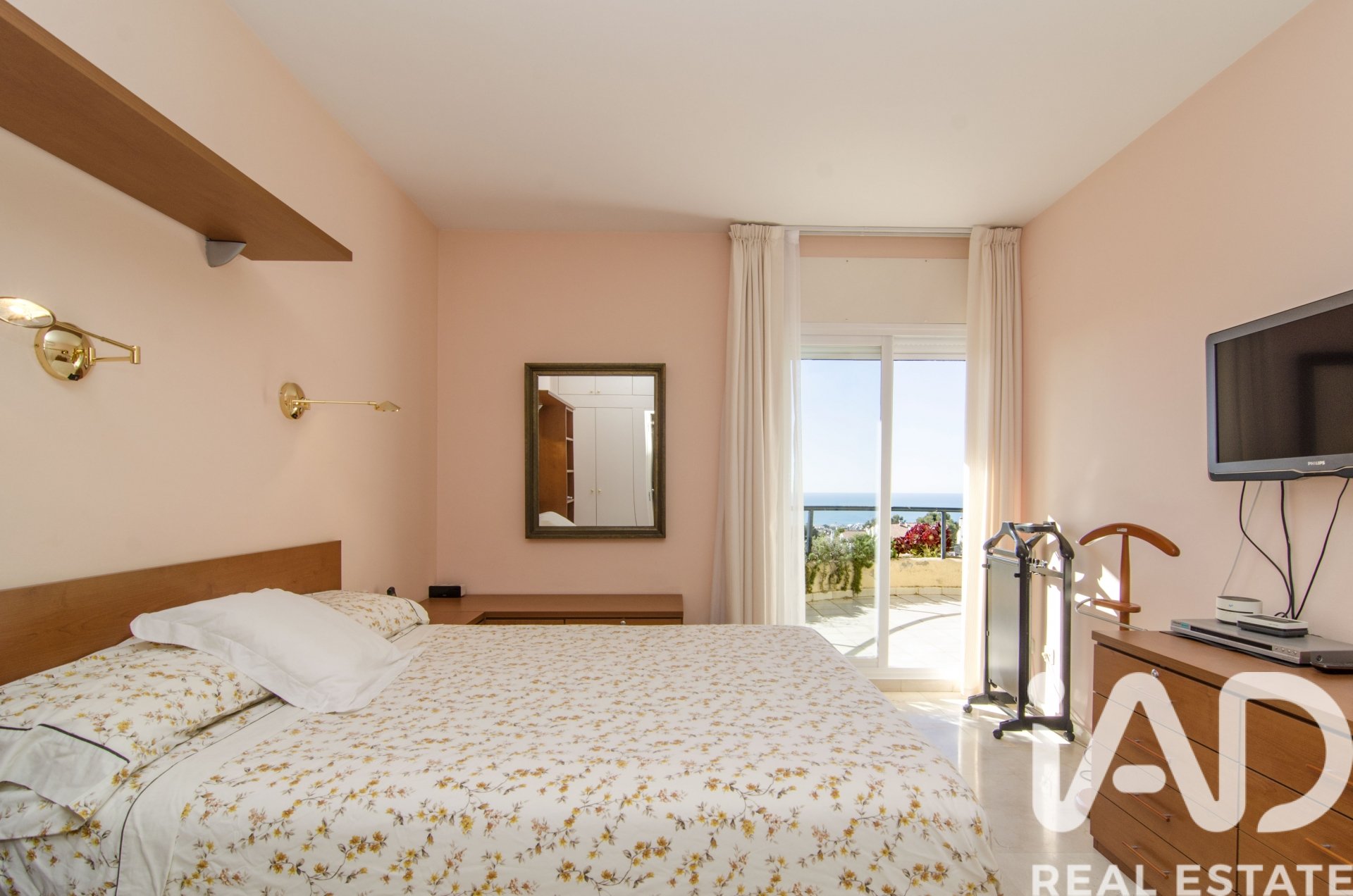 Radhus i Sitges, Barcelona, Spanien 5 sovrum, 201 kvm. Nr. 172789