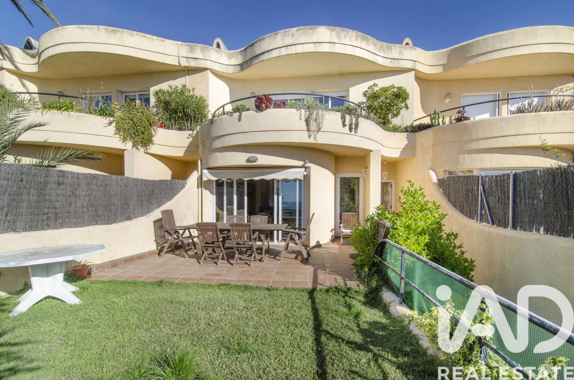 Radhus i Sitges, Barcelona, Spanien 5 sovrum, 201 kvm. Nr. 172789