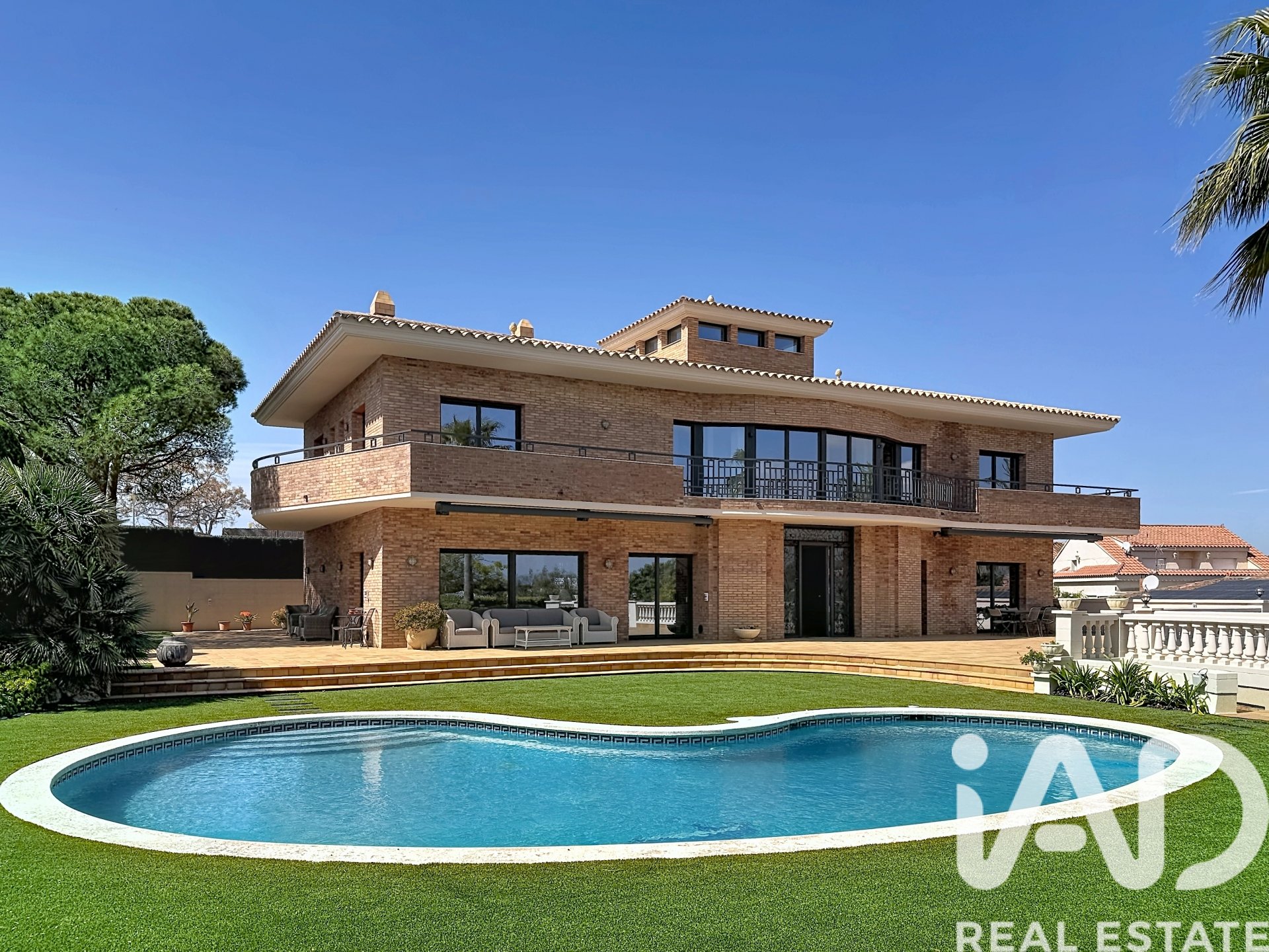 Talo Vilanova i la Geltru, Barcelona, Espanja 6 makuuhuonetta, 685 m2 No. 172788