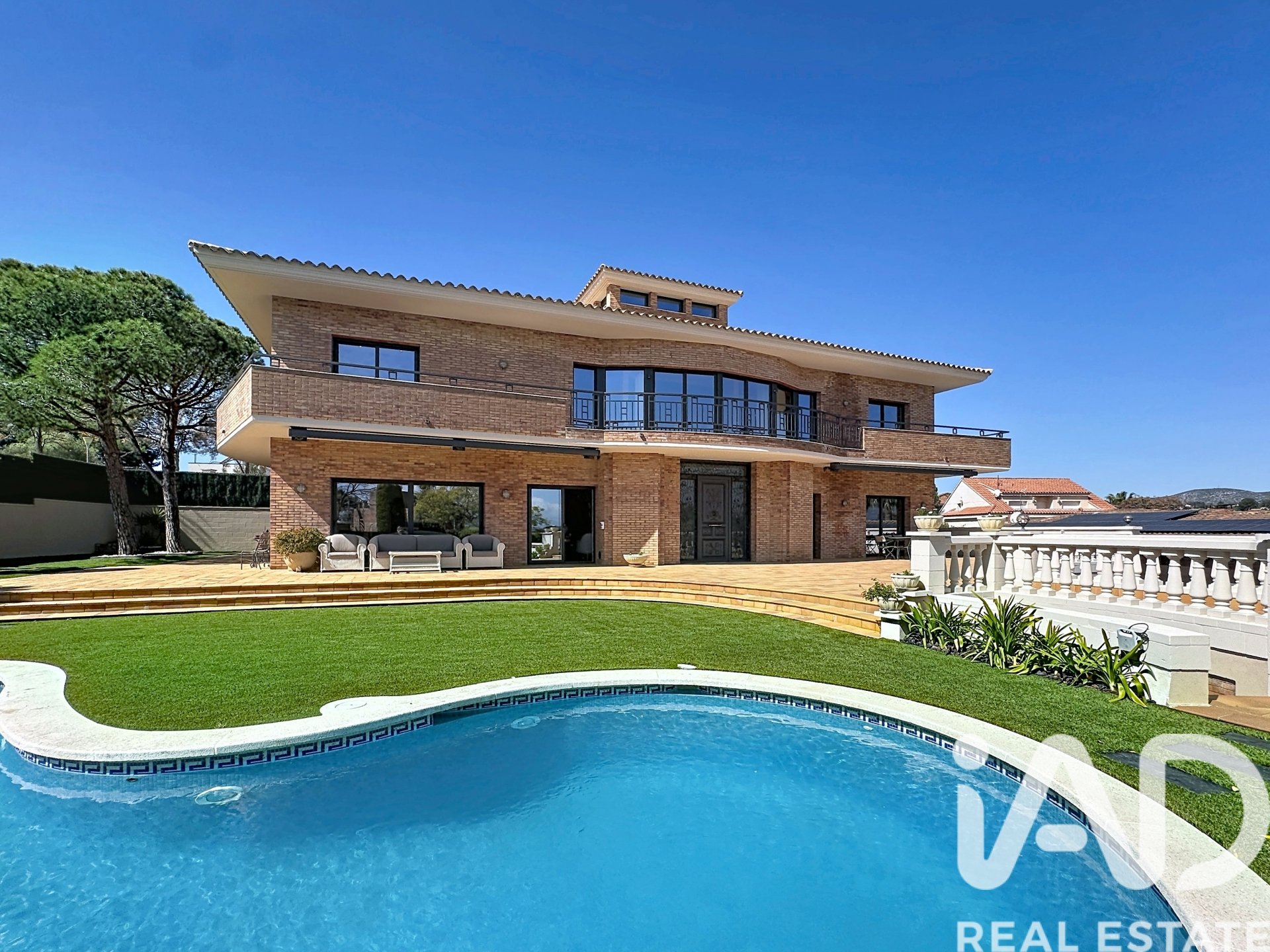 Talo Vilanova i la Geltru, Barcelona, Espanja 6 makuuhuonetta, 685 m2 No. 172788