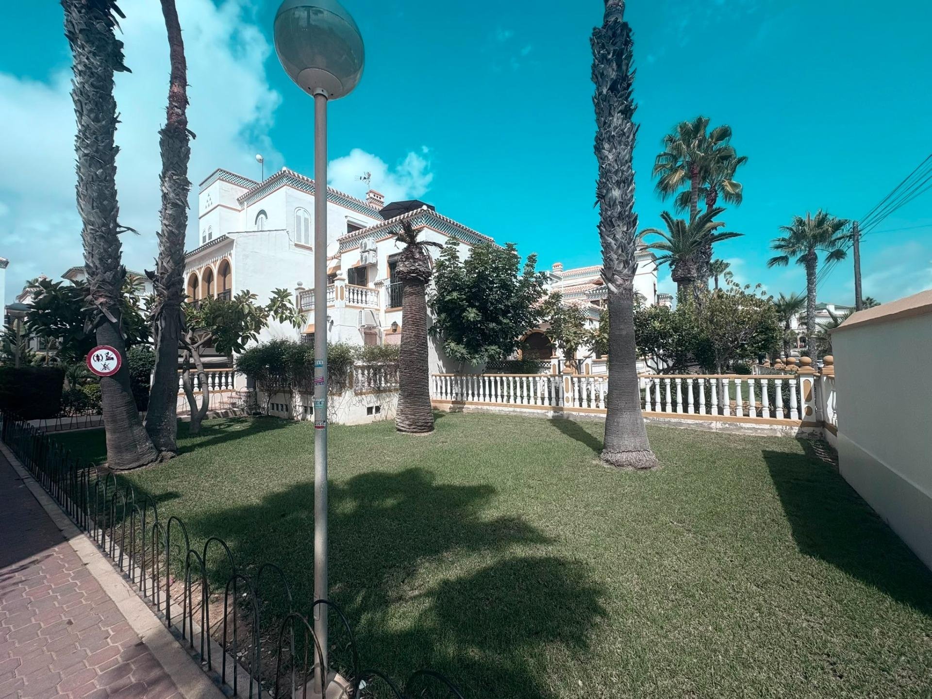 Apartment in Torrevieja, Alicante, Spain 1 bedroom, 82 sq.m. No. 194181