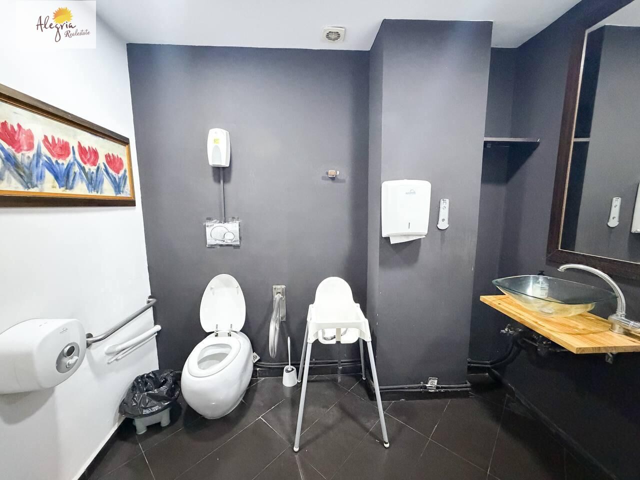 Commercial property in Valencia, Spain 113 sq.m. No. 194182