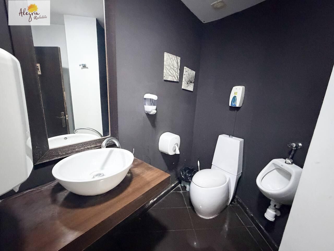 Commercial property in Valencia, Spain 113 sq.m. No. 194182