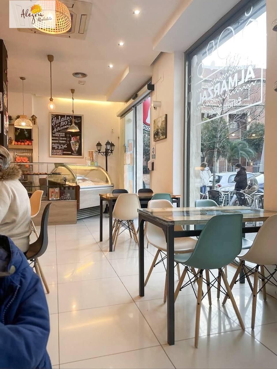 Commercial property in Valencia, Spain 113 sq.m. No. 194182