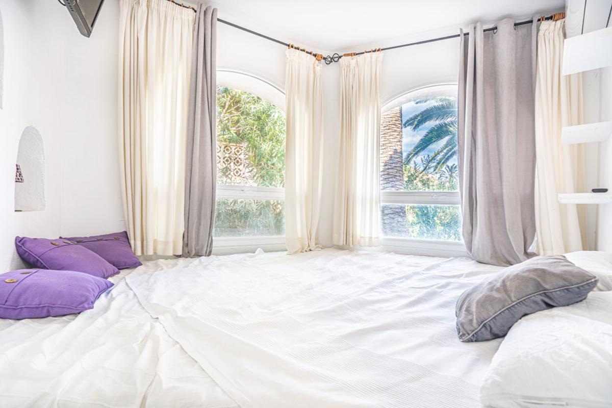 Villa a Calpe, Alicante, Spagna 6 camere da letto, 350 mq. N° 80279
