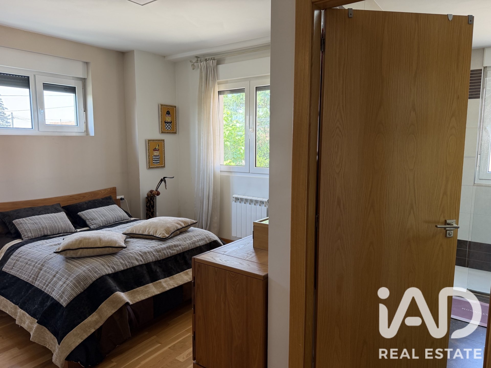 Townhouse in Valverde de la Virgen, Leon, Spain 5 bedrooms, 250 sq.m. No. 196597