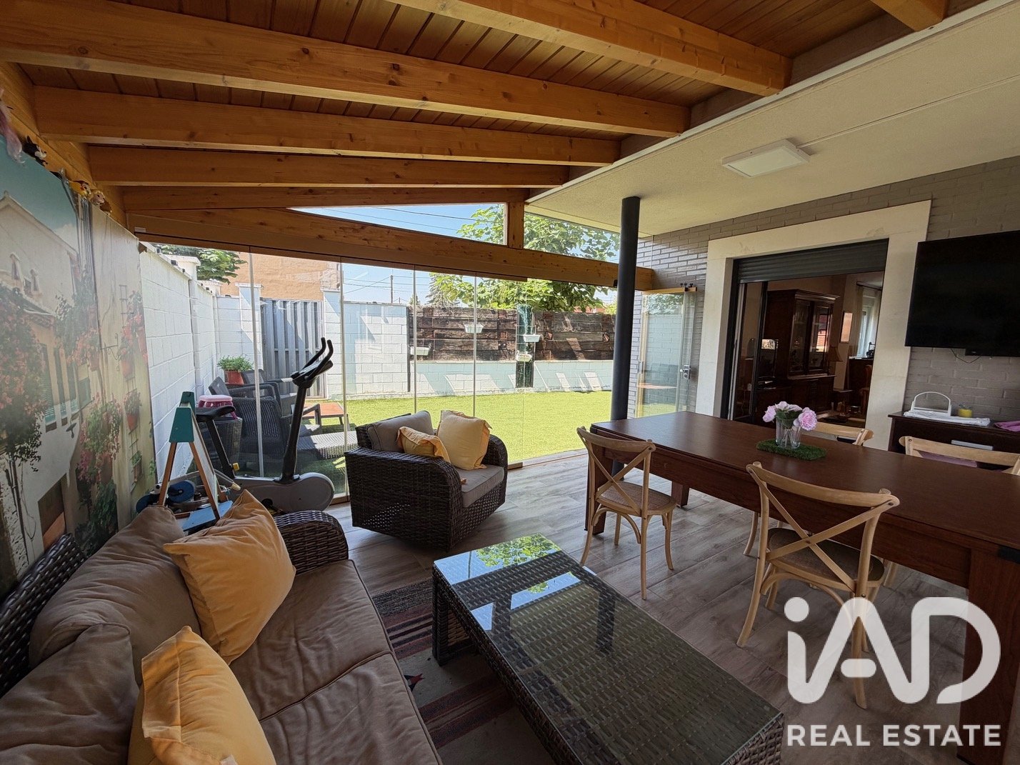 Townhouse in Valverde de la Virgen, Leon, Spain 5 bedrooms, 250 sq.m. No. 196597