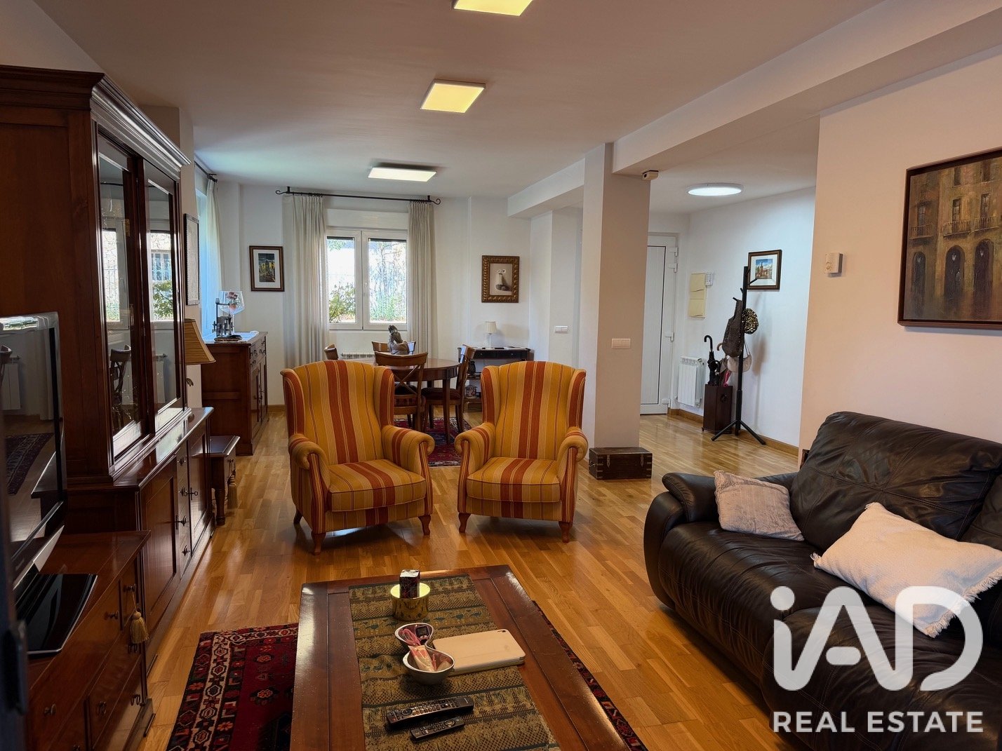 Townhouse in Valverde de la Virgen, Leon, Spain 5 bedrooms, 250 sq.m. No. 196597
