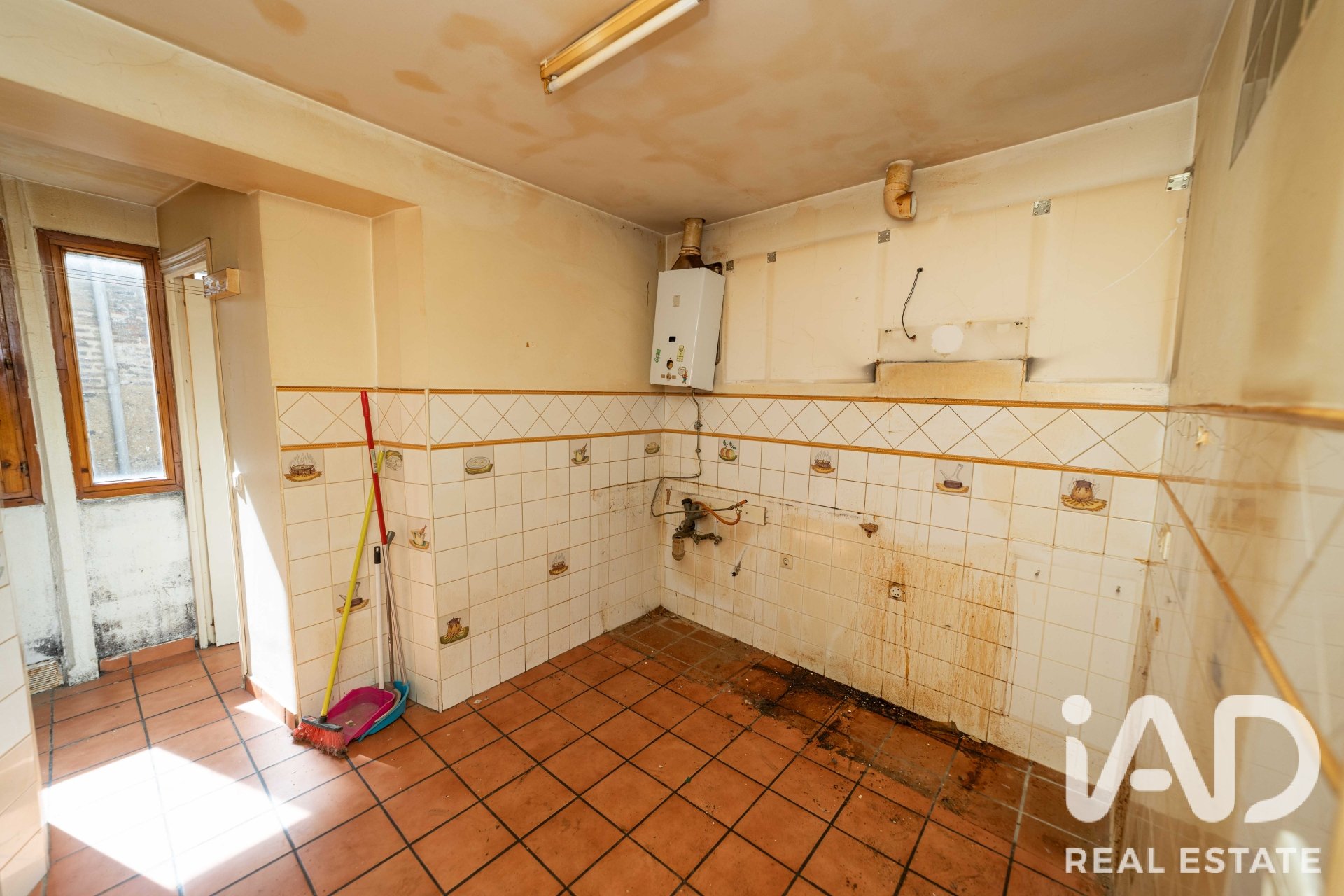 Commercial property à Leon, Espagne 535 m2 No. 196602