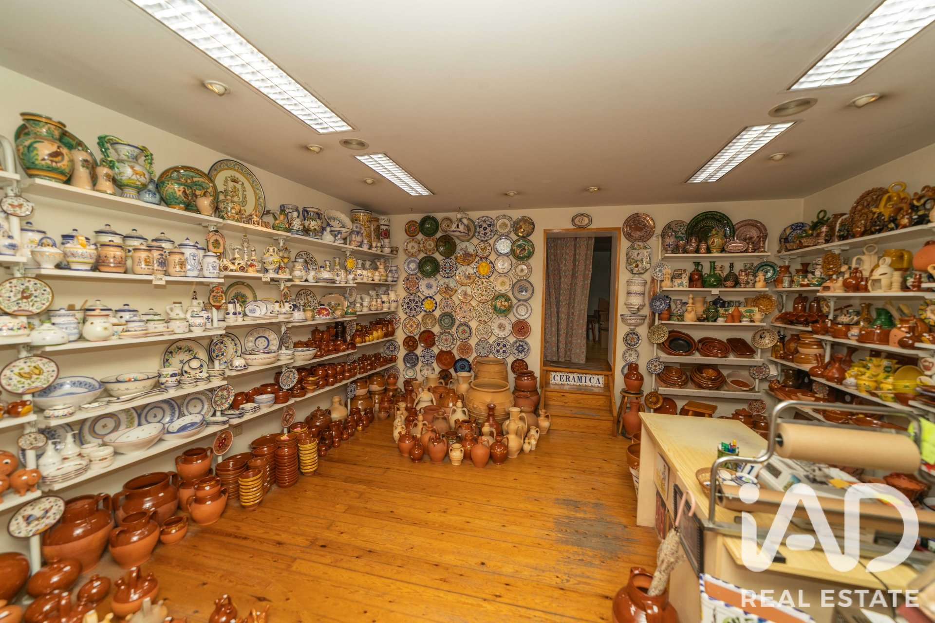 Commercial property à Leon, Espagne 535 m2 No. 196602