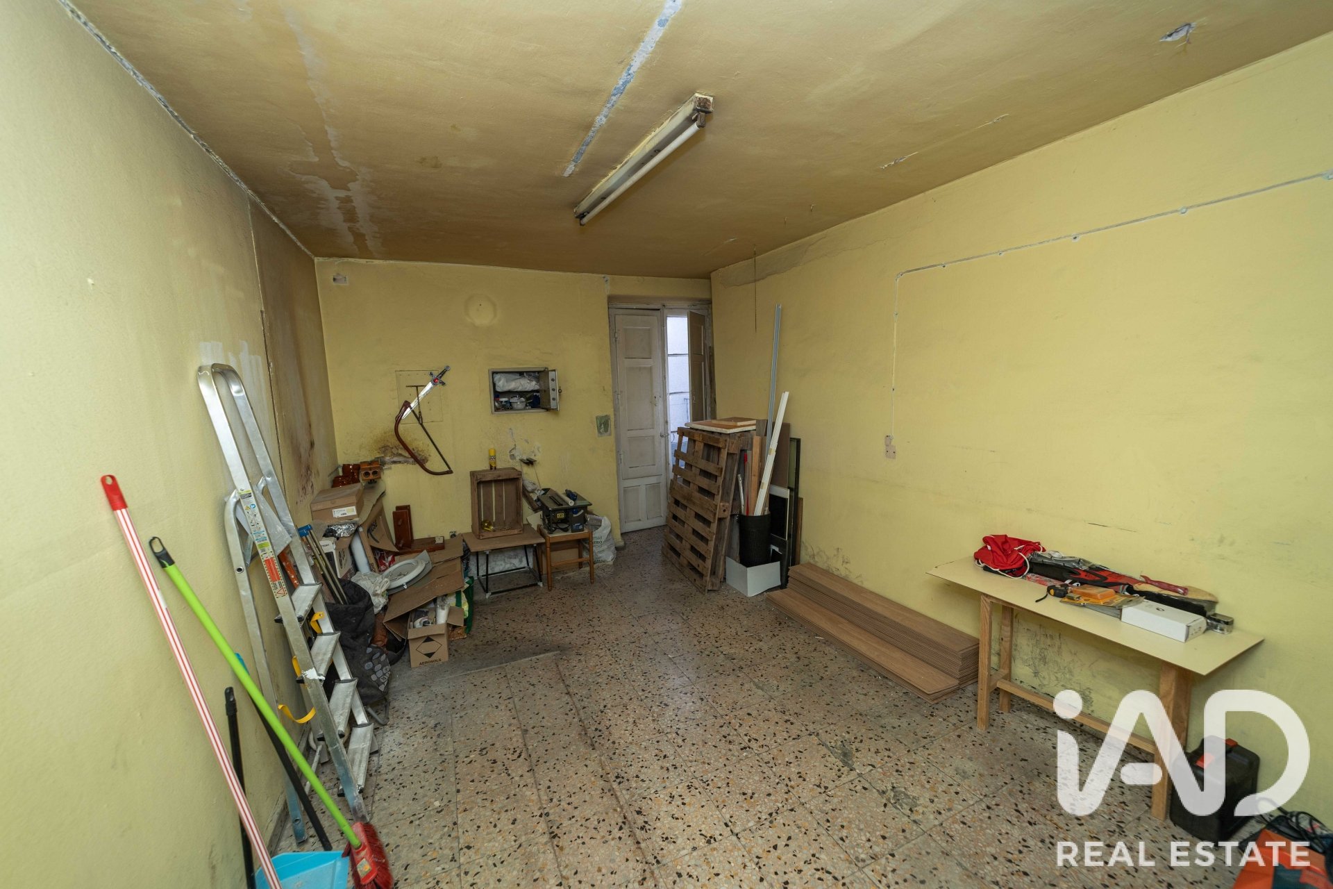 Commercial property à Leon, Espagne 535 m2 No. 196602