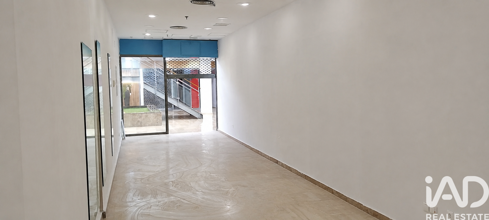 Commercial property in Sanlucar de Barrameda, Cadiz, Spain 62 sq.m. No. 192110