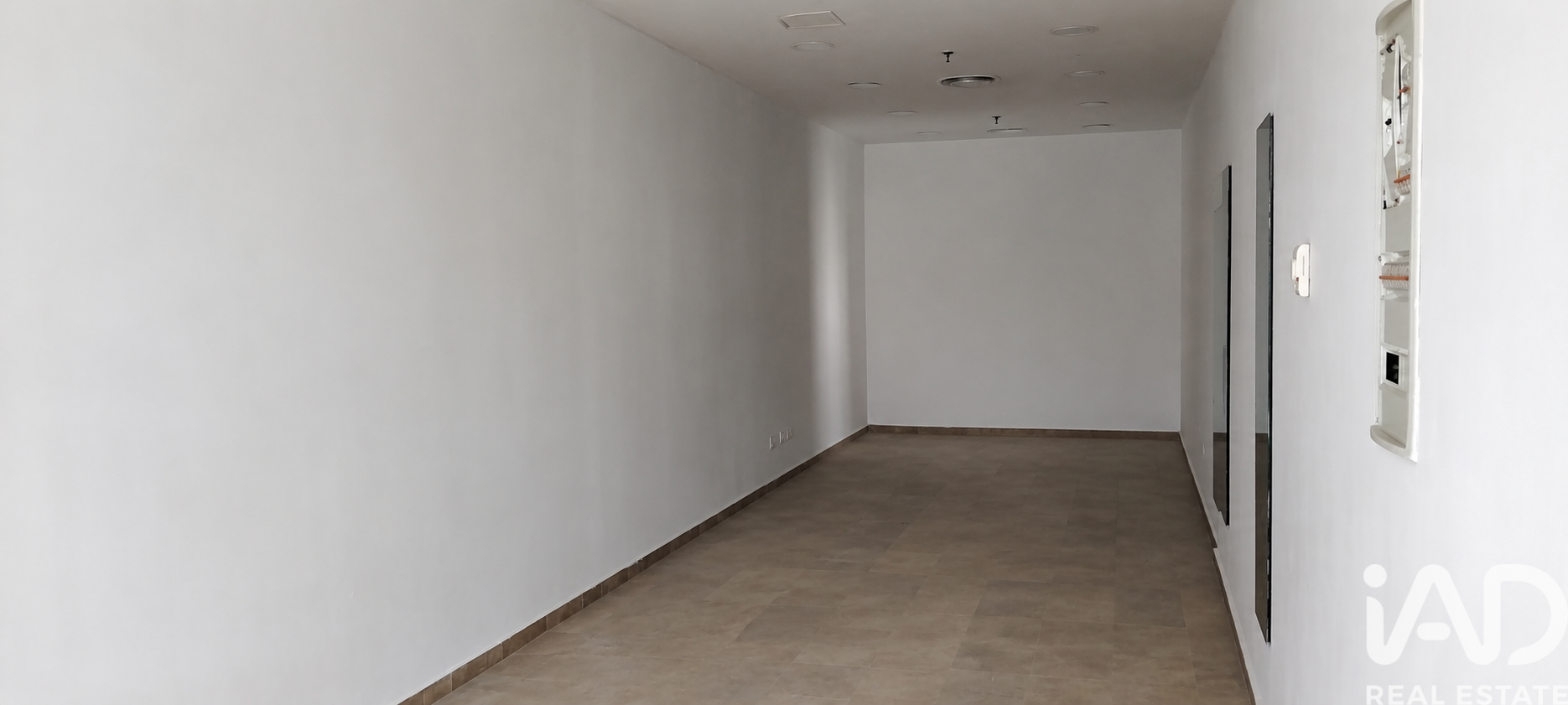 Commercial property in Sanlucar de Barrameda, Cadiz, Spain 62 sq.m. No. 192110