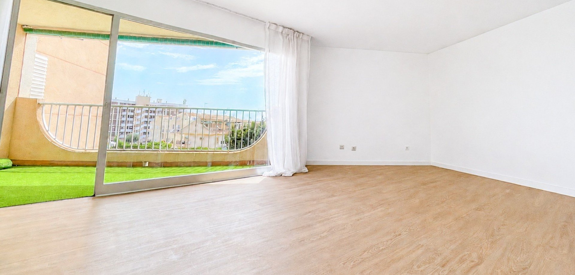 Apartamento en Alicante, España 3 dormitorios, 106 m2 No. 194895