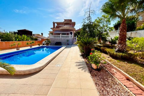 Villa in Orihuela, Alicante, Spain 2 bedrooms, 200 sq.m. No. 194893