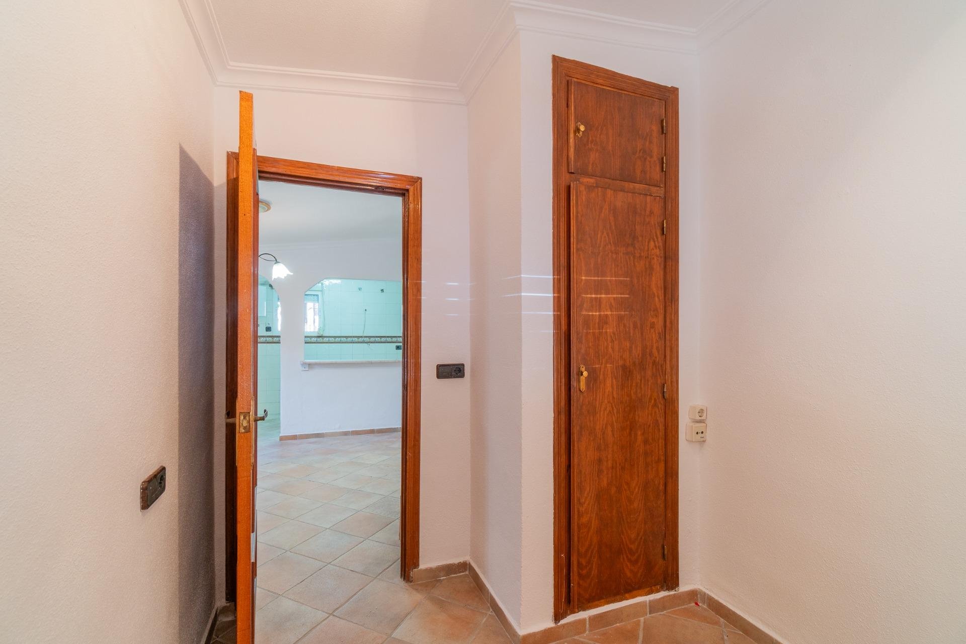 Villa Alicante, Spānijā 4 istabas, 309 m2 Nr. 156071