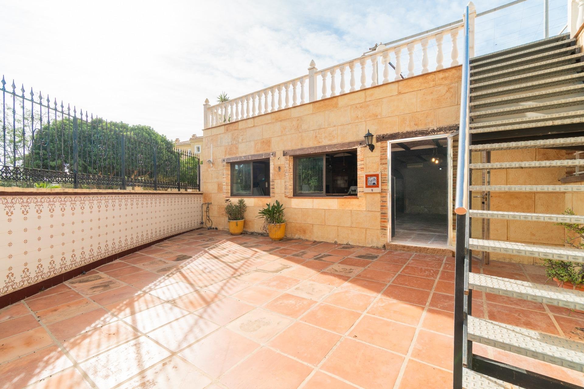 Villa Alicante, Spānijā 4 istabas, 309 m2 Nr. 156071
