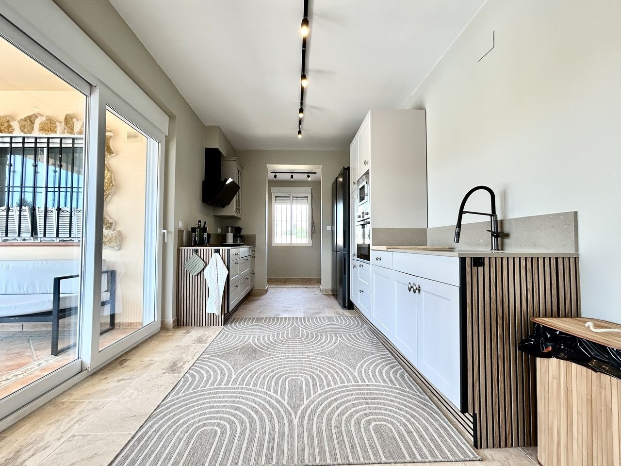 Huvila La Zenia, Alicante, Espanja 5 makuuhuonetta, 238 m2 No. 190118