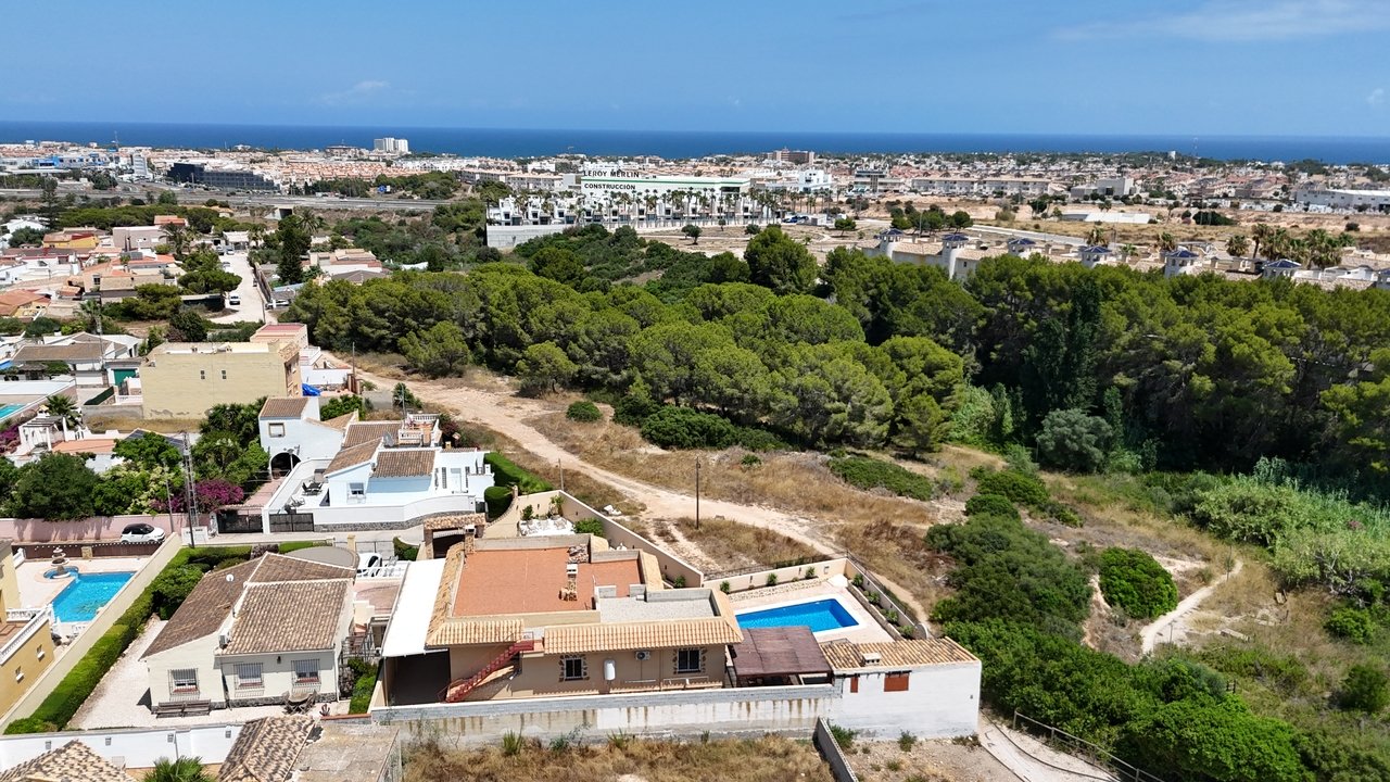 Huvila La Zenia, Alicante, Espanja 5 makuuhuonetta, 238 m2 No. 190118