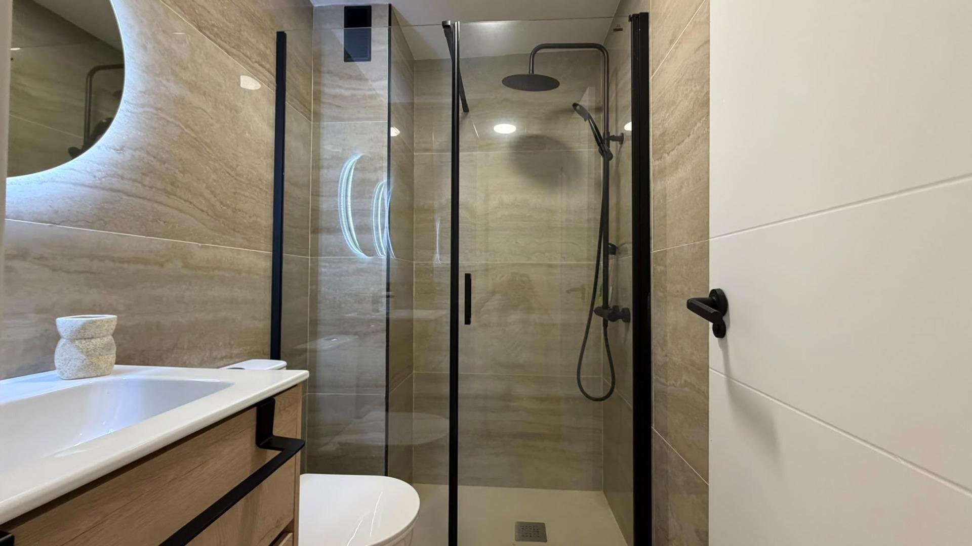 Apartamento en Torrevieja, Alicante, España 3 dormitorios, 99 m2 No. 190122