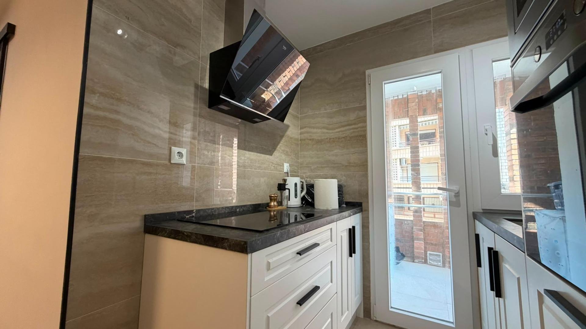 Apartamento en Torrevieja, Alicante, España 3 dormitorios, 99 m2 No. 190122