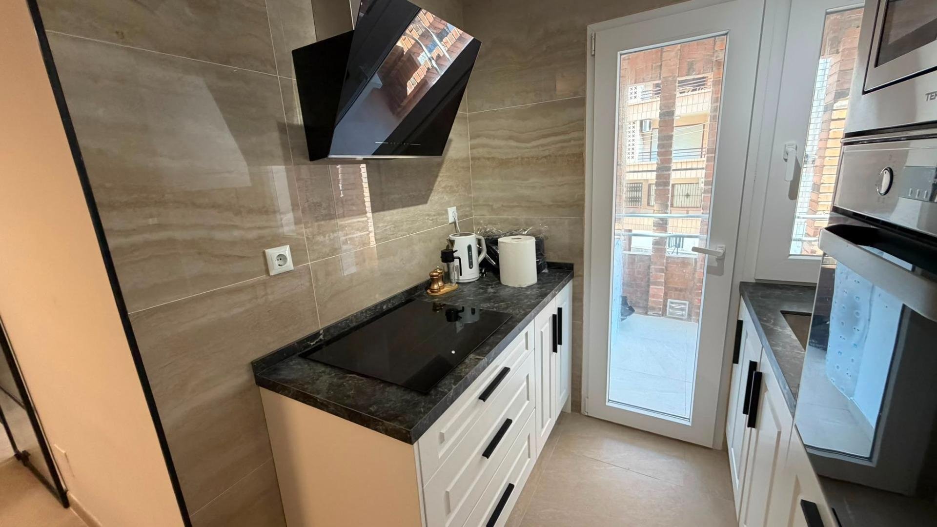 Apartamento en Torrevieja, Alicante, España 3 dormitorios, 99 m2 No. 190122