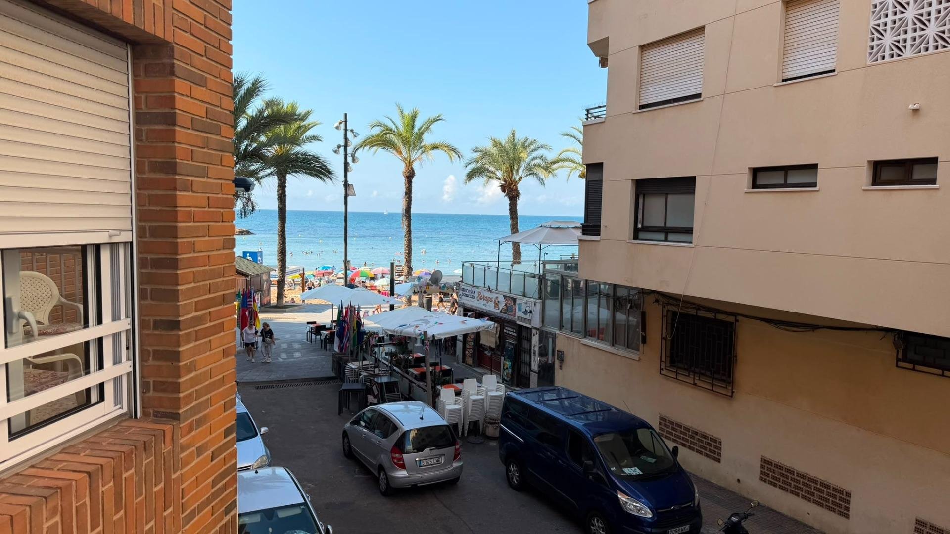 Apartamento en Torrevieja, Alicante, España 3 dormitorios, 99 m2 No. 190122