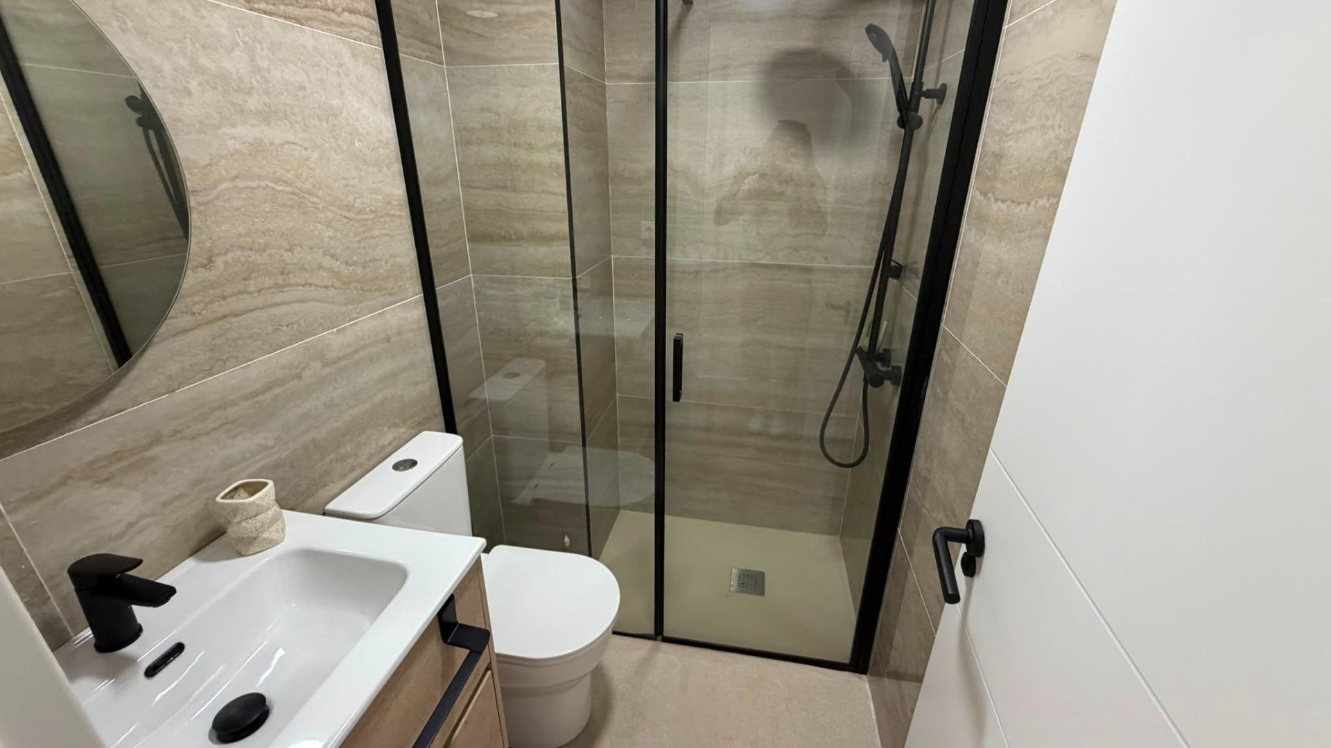 Apartamento en Torrevieja, Alicante, España 3 dormitorios, 99 m2 No. 190122