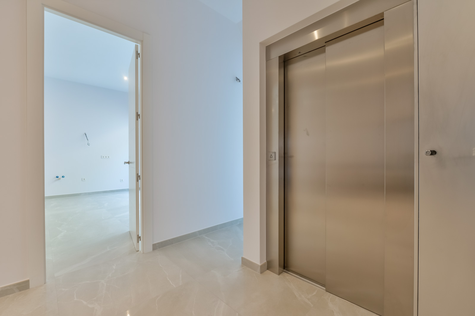 Villa a Finestrat, Alicante, Spagna 8 camere da letto, 998 mq. N° 156612