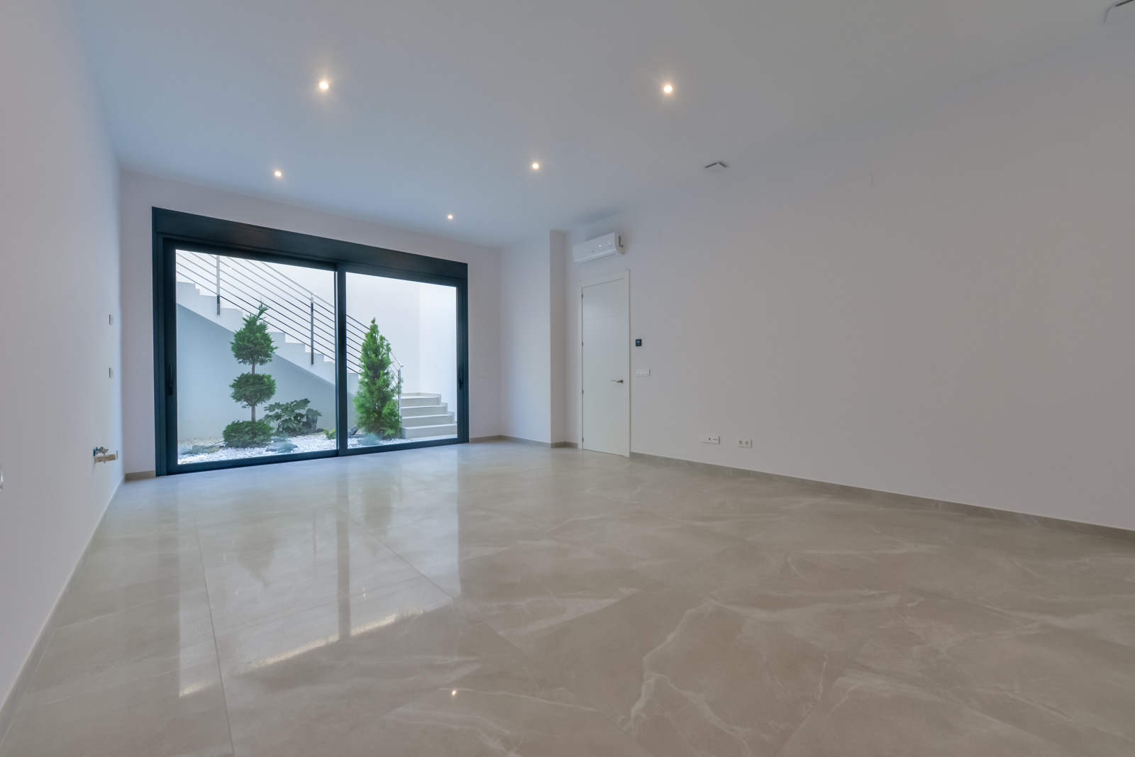 Villa a Finestrat, Alicante, Spagna 8 camere da letto, 998 mq. N° 156612
