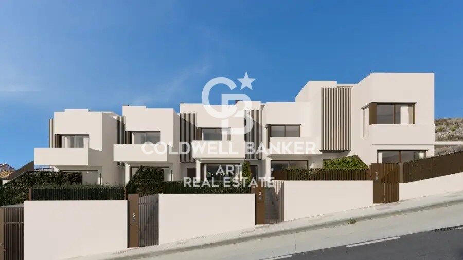Hus i Rincon de la Victoria, Malaga, Spanien 4 sovrum, 301 kvm. Nr. 158952