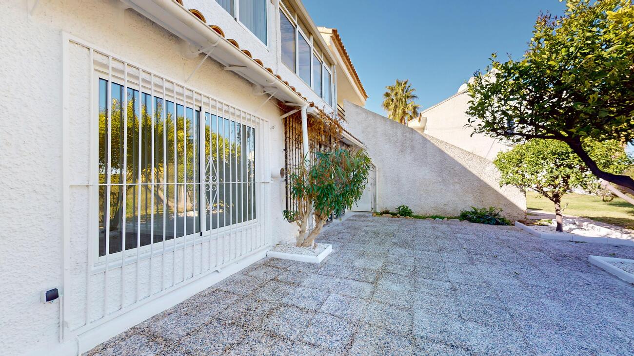 Bungalow à Villamartin, Alicante, Espagne 2 chambres,  No. 161679