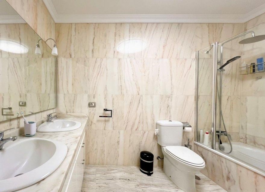 Apartamento en Tenerife, España 2 dormitorios, 125 m2 No. 194724