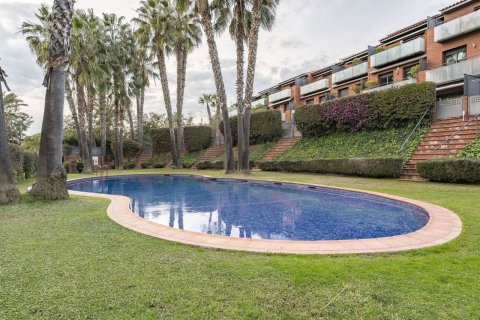 Dom w Sitges, Barcelona, Hiszpania 4 sypialnie, 309 mkw. nr 166748