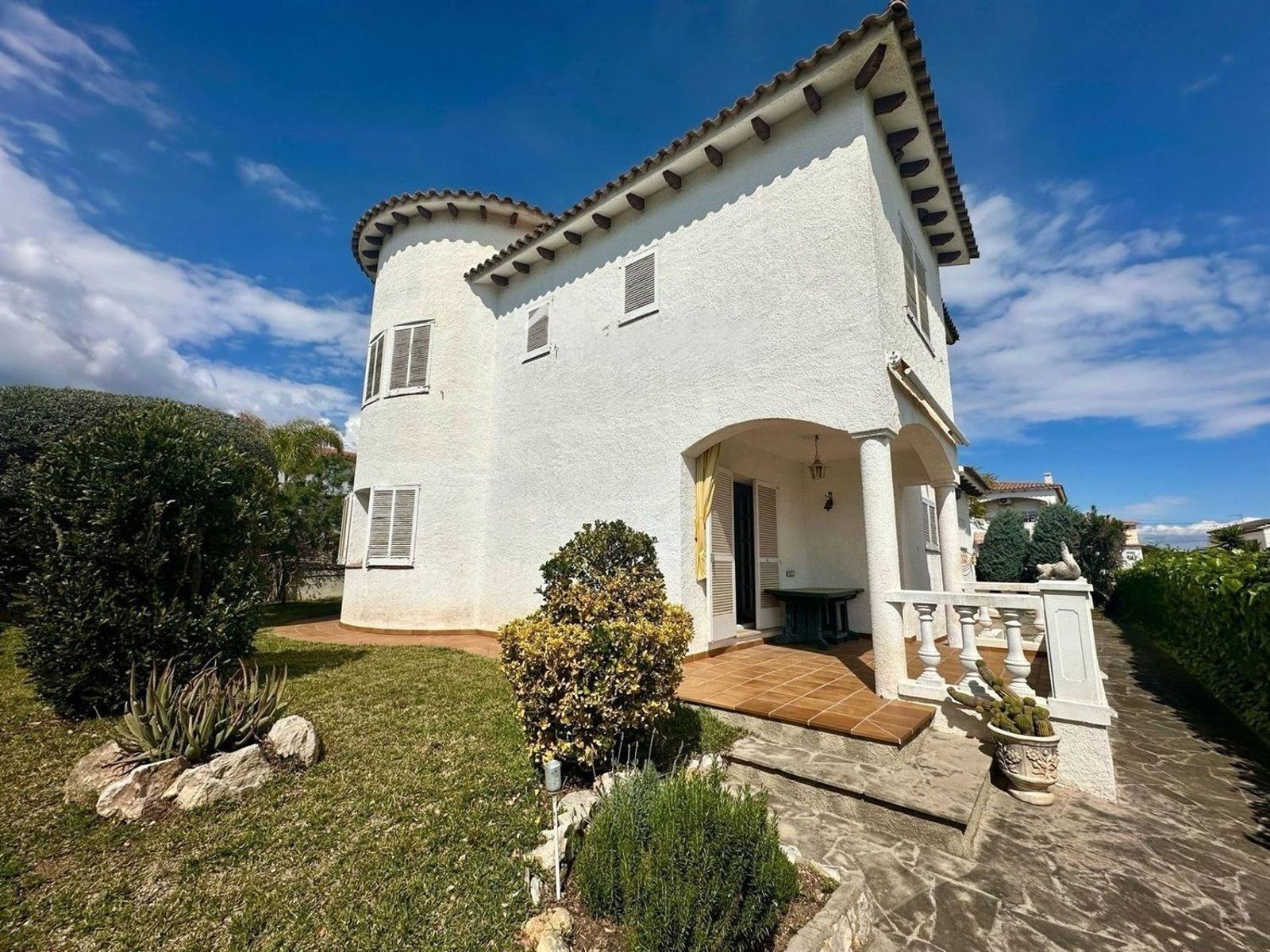 Hus i Coma-Ruga, Tarragona, Spanien 4 sovrum, 236 kvm. Nr. 166747