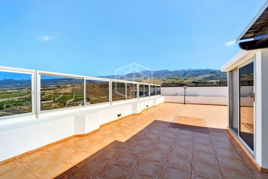 Appartamento a Adeje, Tenerife, Spagna 3 camere da letto, 495 mq. N° 154458