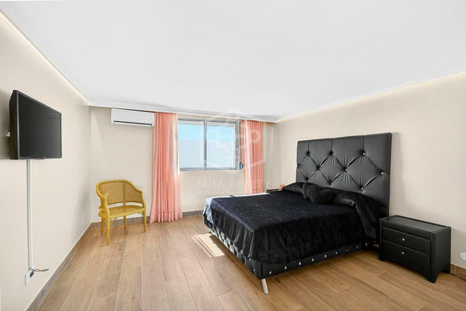 Appartamento a Adeje, Tenerife, Spagna 3 camere da letto, 495 mq. N° 154458