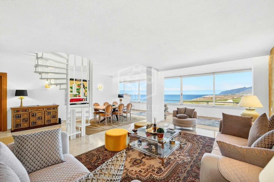 Appartamento a Adeje, Tenerife, Spagna 3 camere da letto, 495 mq. N° 154458