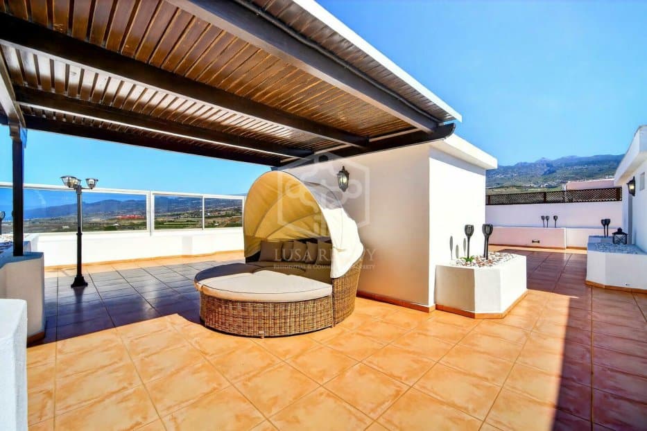 Appartamento a Adeje, Tenerife, Spagna 3 camere da letto, 495 mq. N° 154458