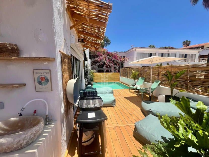 Villa a Arona, Tenerife, Spagna 5 camere da letto, 206 mq. N° 154457
