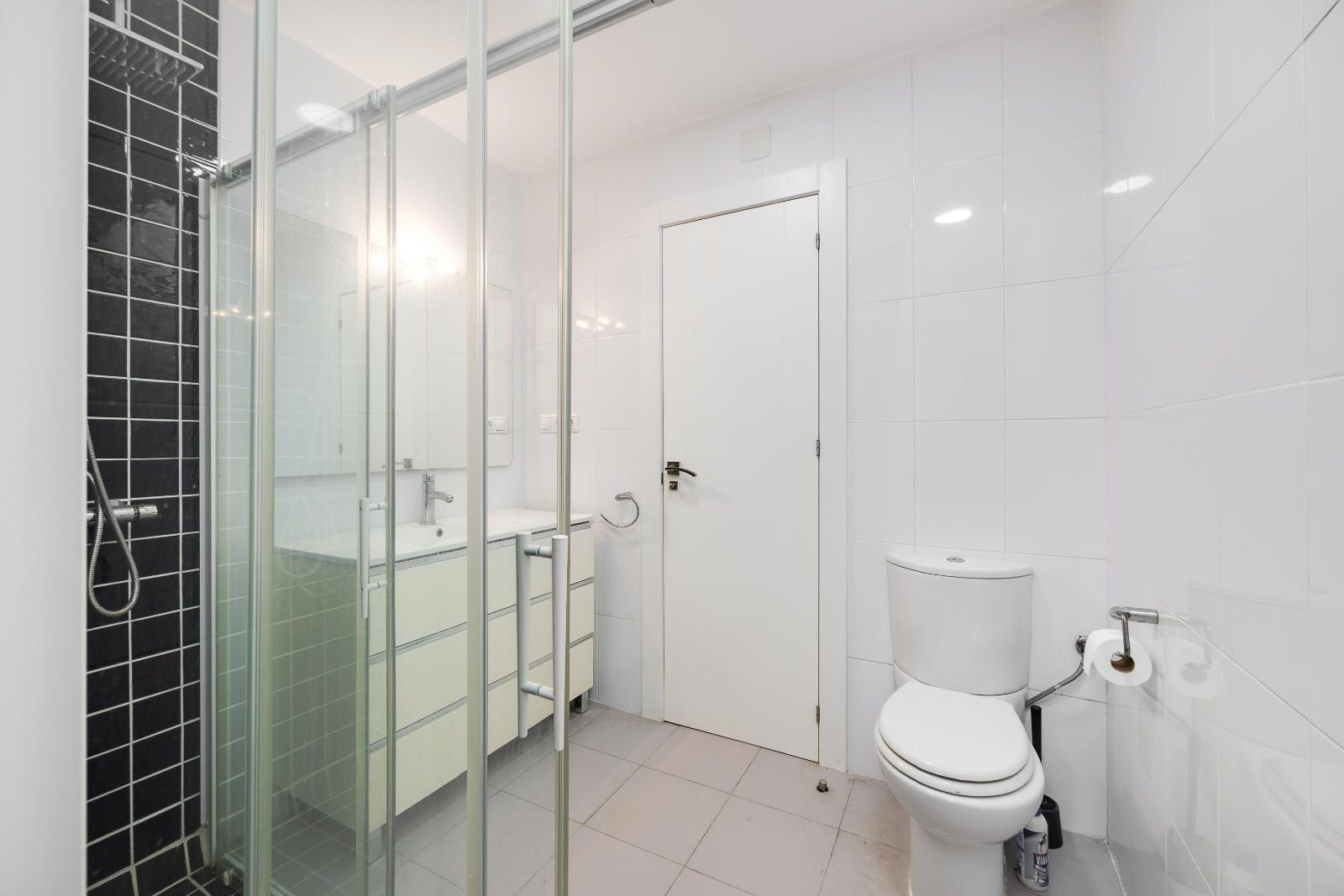 Apartamento en Torrevieja, Alicante, España 2 dormitorios, 115 m2 No. 189132