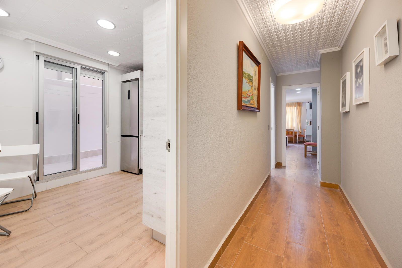 Apartamento en Torrevieja, Alicante, España 2 dormitorios, 115 m2 No. 189132