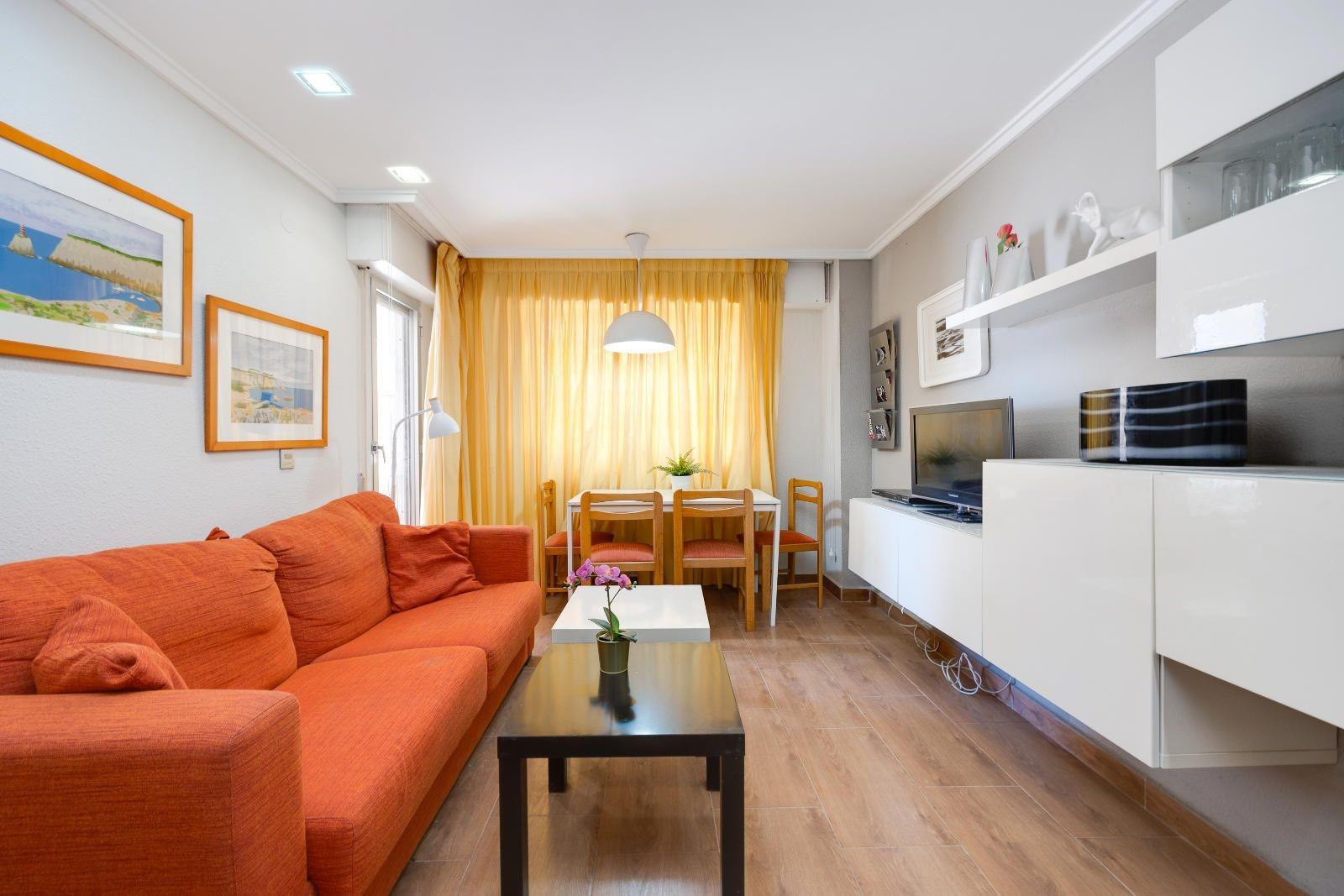 Apartamento en Torrevieja, Alicante, España 2 dormitorios, 115 m2 No. 189132