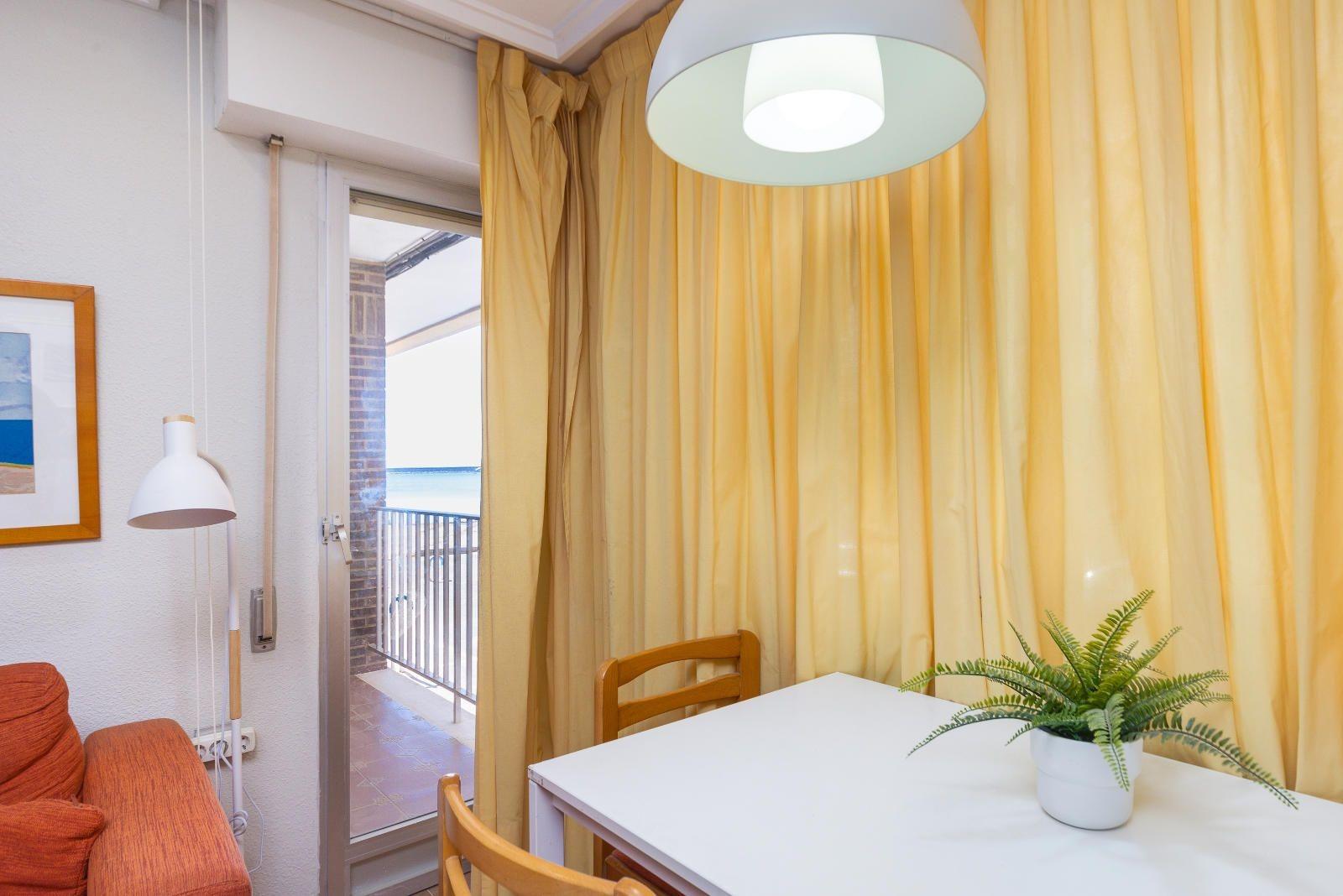 Apartamento en Torrevieja, Alicante, España 2 dormitorios, 115 m2 No. 189132