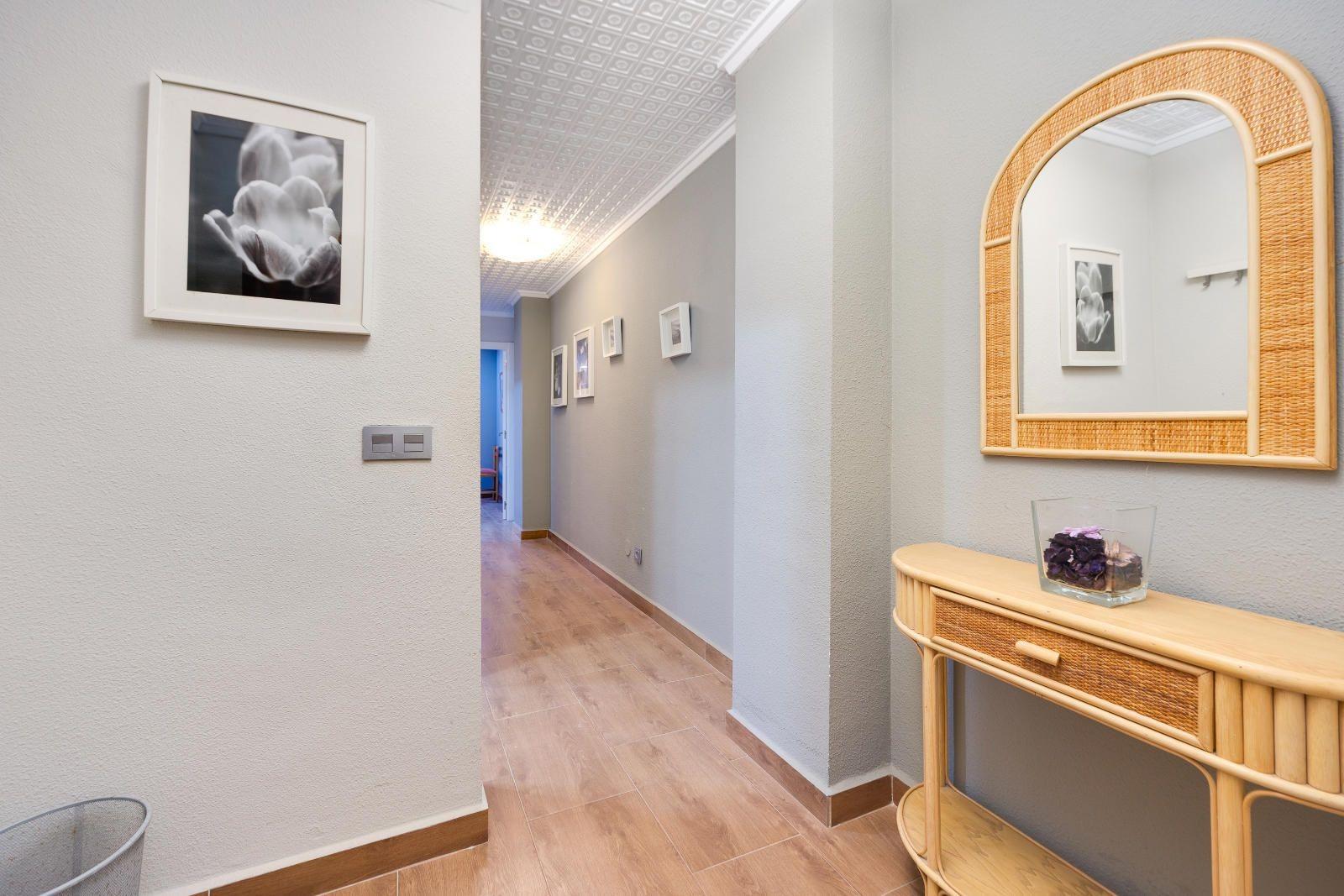 Apartamento en Torrevieja, Alicante, España 2 dormitorios, 115 m2 No. 189132