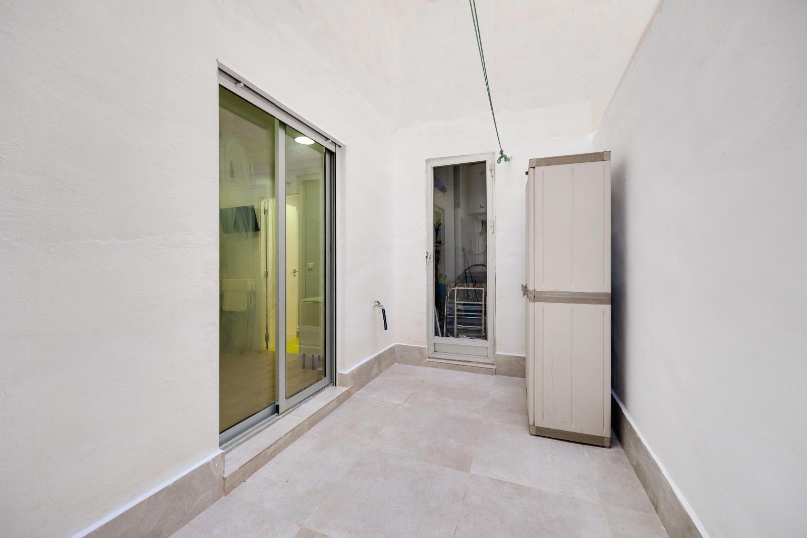 Apartamento en Torrevieja, Alicante, España 2 dormitorios, 115 m2 No. 189132