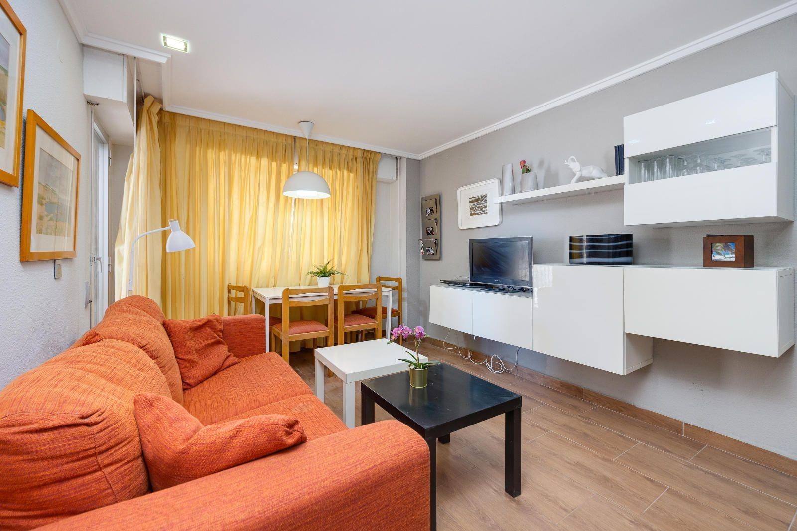 Apartamento en Torrevieja, Alicante, España 2 dormitorios, 115 m2 No. 189132
