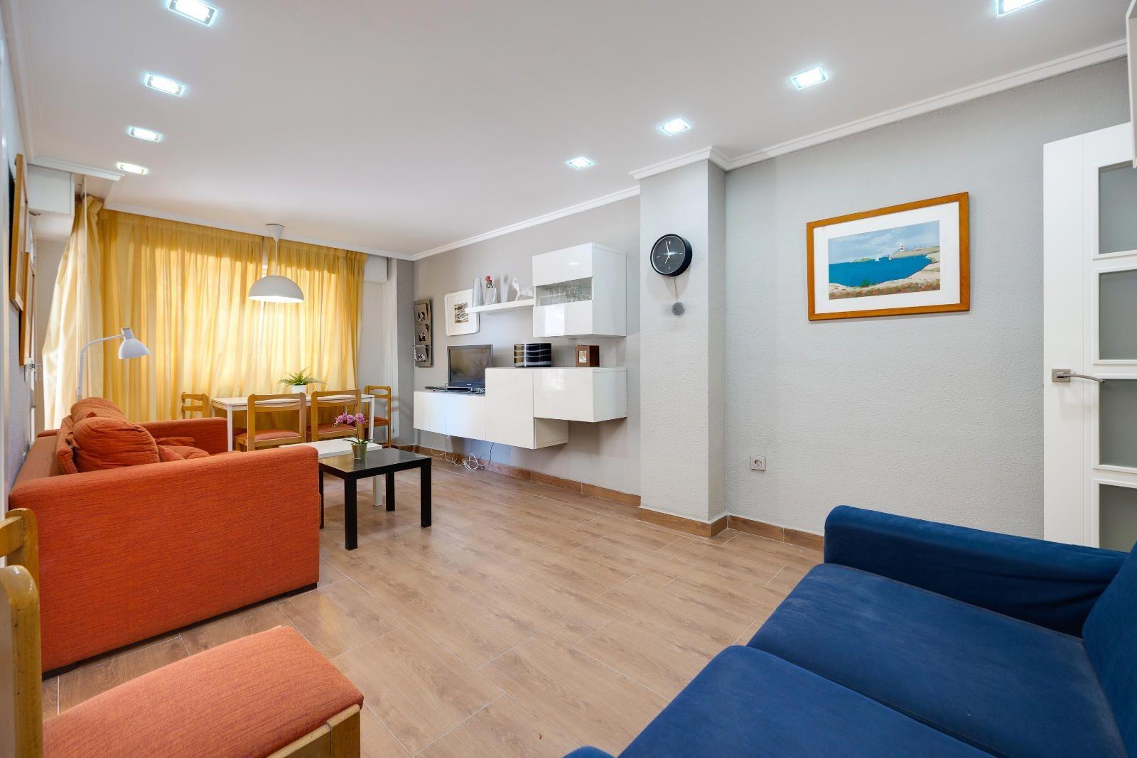 Apartamento en Torrevieja, Alicante, España 2 dormitorios, 115 m2 No. 189132